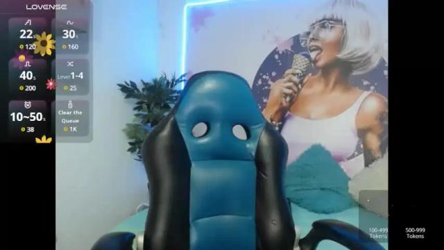 Image 2 of cristal_horny19 Stream on Chaturbate on 23 days ago