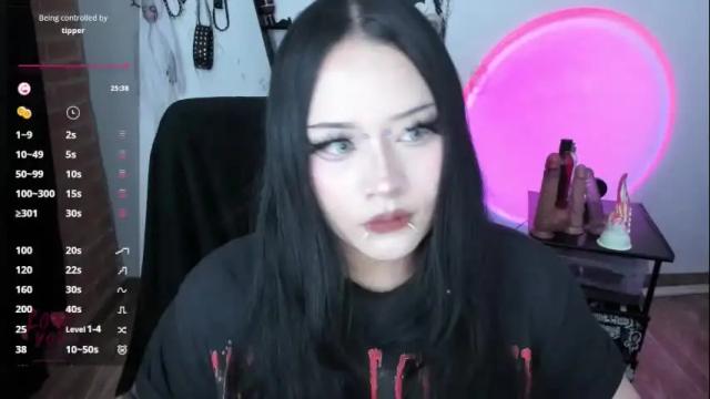 Image 3 of cristal_kosh Stream on Chaturbate on 1 month ago