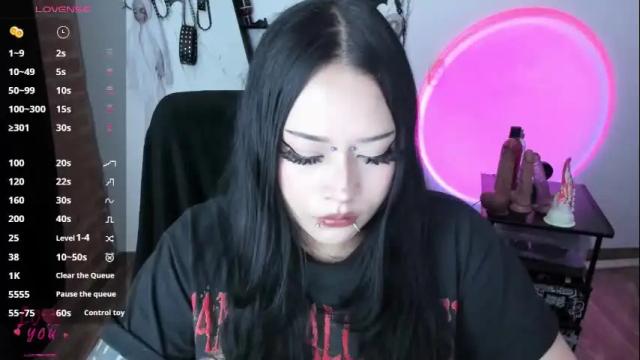 Image 8 of cristal_kosh Stream on Chaturbate on 1 month ago