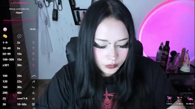 Image 2 of cristal_kosh Stream on Chaturbate on 1 month ago