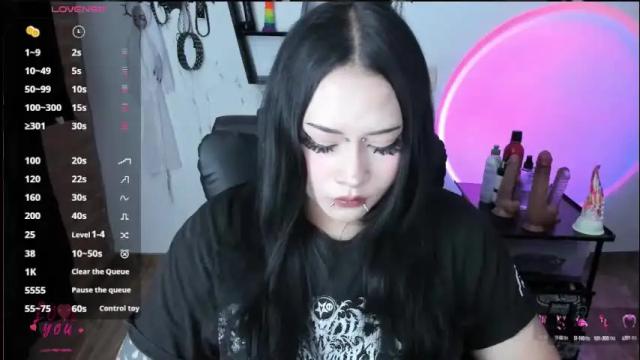 Image 2 of cristal_kosh Stream on Chaturbate on 1 month ago