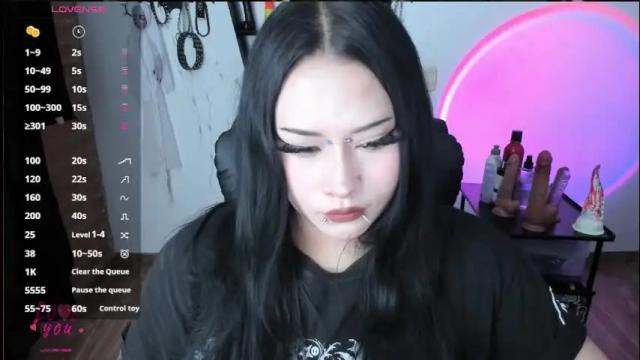 Image 3 of cristal_kosh Stream on Chaturbate on 1 month ago