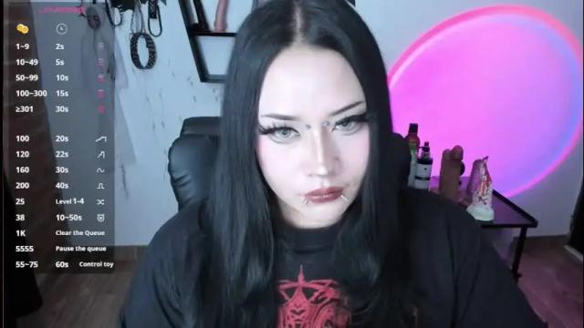Image 2 of cristal_kosh Stream on Chaturbate on 1 month ago