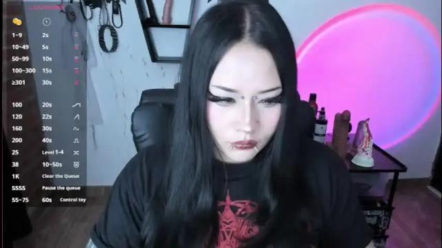 Image 3 of cristal_kosh Stream on Chaturbate on 1 month ago