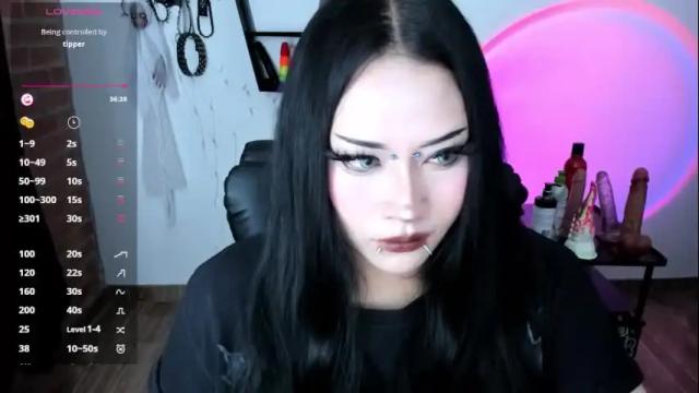 Image 2 of cristal_kosh Stream on Chaturbate on 24 days ago