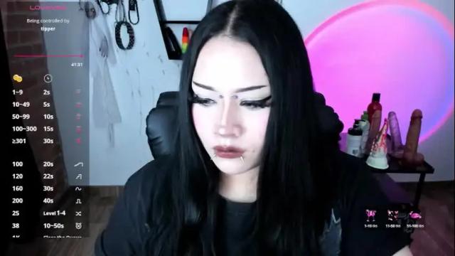 Image 3 of cristal_kosh Stream on Chaturbate on 24 days ago