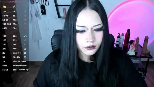 Image 2 of cristal_kosh Stream on Chaturbate on 13 days ago