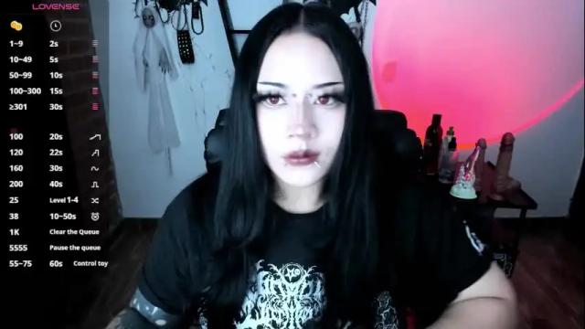 Image 2 of cristal_kosh Stream on Chaturbate on 9 days ago