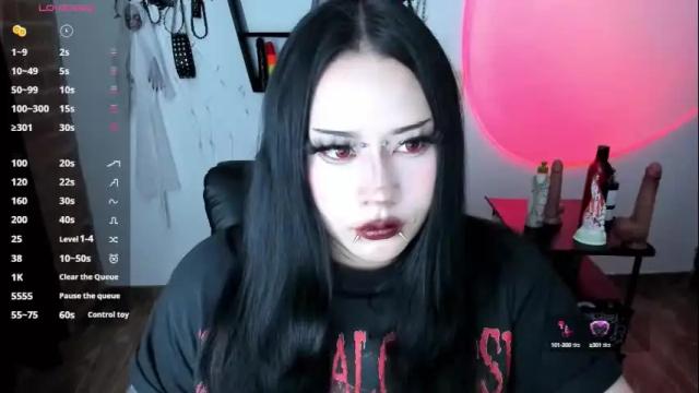 Image 2 of cristal_kosh Stream on Chaturbate on 4 days ago