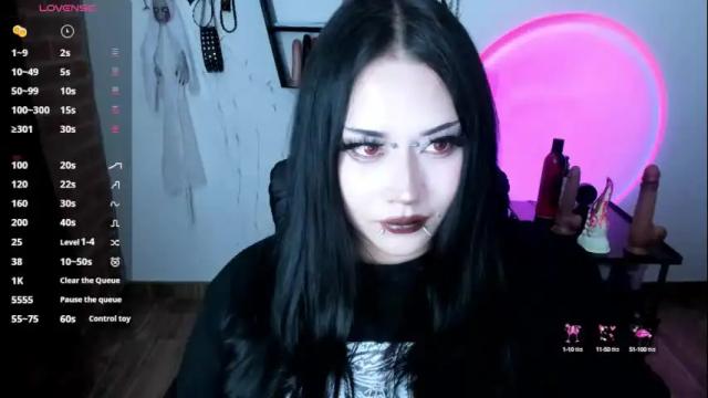 Image 3 of cristal_kosh Stream on Chaturbate on 1 month ago