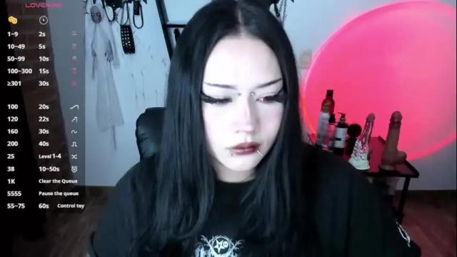 Image 2 of cristal_kosh Stream on Chaturbate on 1 month ago