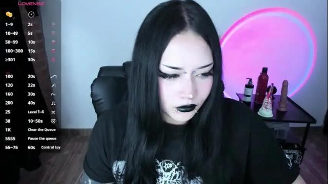 Image 4 of cristal_kosh Stream on Chaturbate on 1 month ago