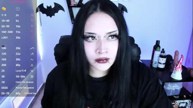 Image 4 of cristal_kosh Stream on Chaturbate on 1 month ago