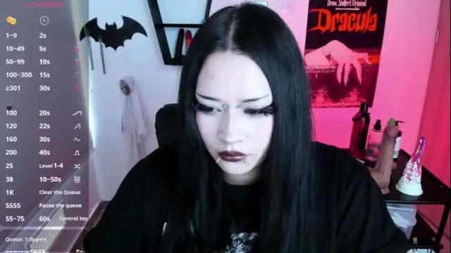 Image 2 of cristal_kosh Stream on Chaturbate on 1 month ago