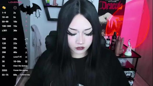Image 3 of cristal_kosh Stream on Chaturbate on 24 days ago