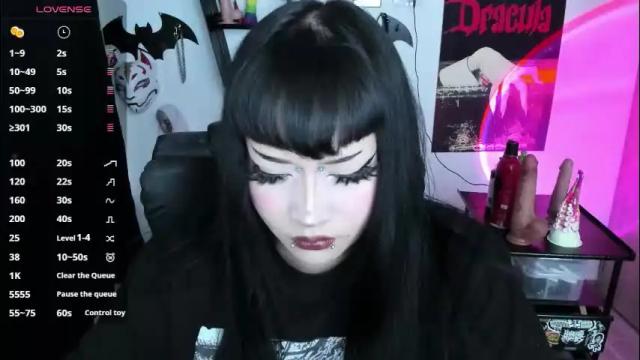 Image 2 of cristal_kosh Stream on Chaturbate on 6 days ago