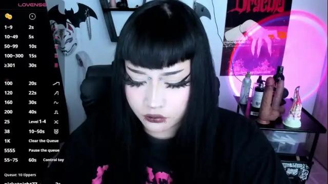 Image 3 of cristal_kosh Stream on Chaturbate on 3 days ago