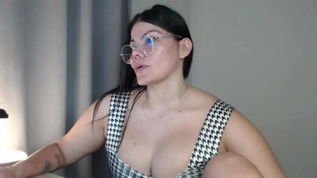 Image 7 of cristal_sexyboobs_ Stream on Chaturbate on 12 months ago