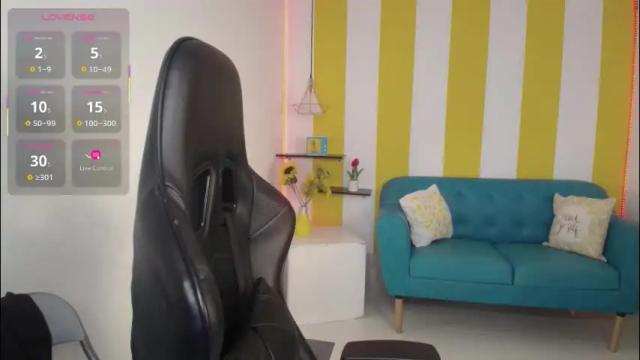 Image 10 of cristal_war Stream on Chaturbate on 1 month ago