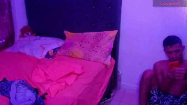 Image 4 of cristal_x_andres Stream on Chaturbate on 12 months ago