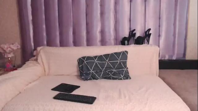 Image 7 of cristalavy Stream on Chaturbate on 1 day ago
