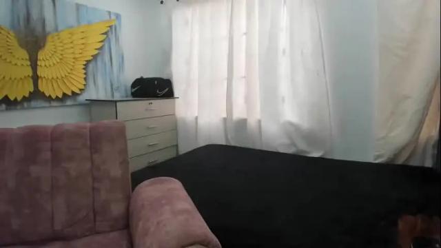 Image 2 of cristalbeautiful1 Stream on Chaturbate on 25 days ago