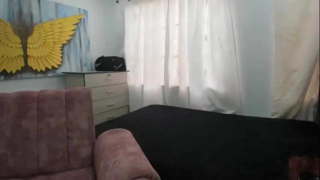 Image 3 of cristalbeautiful1 Stream on Chaturbate on 25 days ago