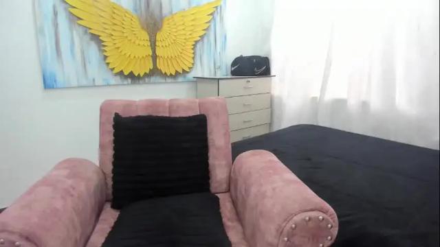Image 10 of cristalbeautiful1 Stream on Chaturbate on 23 days ago