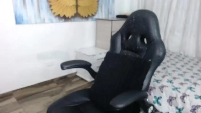Image 7 of cristalbeautiful1 Stream on Chaturbate on 26 days ago