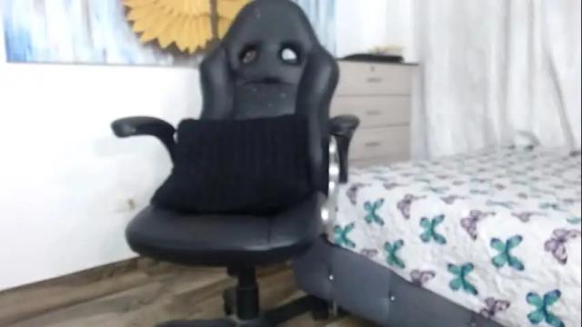 Image 4 of cristalbeautiful1 Stream on Chaturbate on 22 days ago