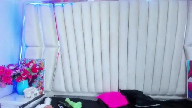Image 7 of cristalhorny_69 Stream on Chaturbate on 12 months ago