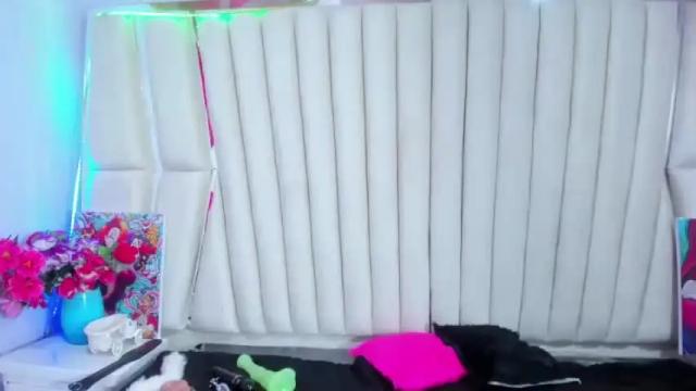 Image 8 of cristalhorny_69 Stream on Chaturbate on 12 months ago