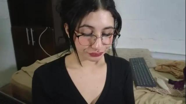 Image 6 of cristalittta Stream on Chaturbate on 27 days ago