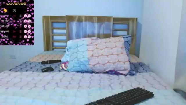 Image 12 of cristall_milf_ Stream on Chaturbate on 16 months ago