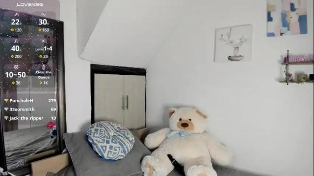 Image 4 of cristalmunez Stream on Chaturbate on 1 month ago