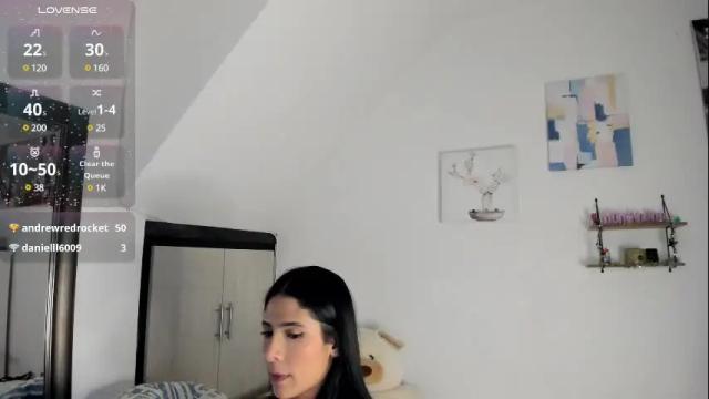 Image 12 of cristalmunez Stream on Chaturbate on 1 month ago