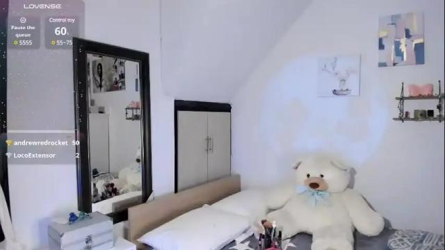 Image 6 of cristalmunez Stream on Chaturbate on 14 days ago