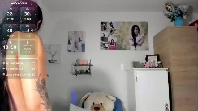 Image 11 of cristalmunez Stream on Chaturbate on 13 days ago