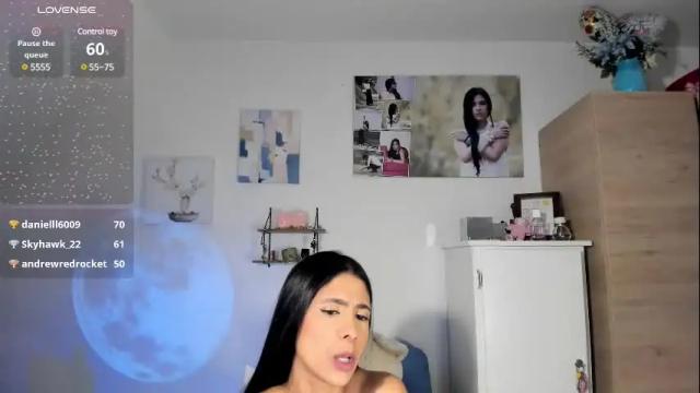 Image 2 of cristalmunez Stream on Chaturbate on 13 days ago