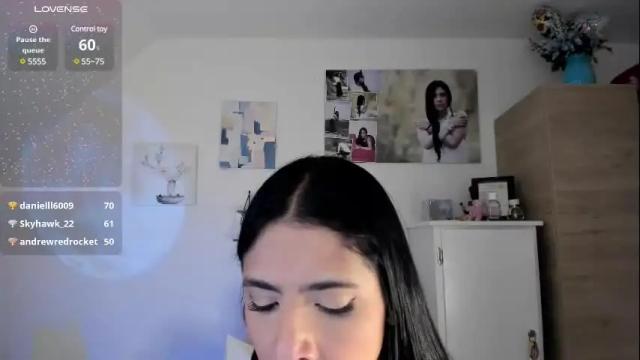 Image 8 of cristalmunez Stream on Chaturbate on 13 days ago