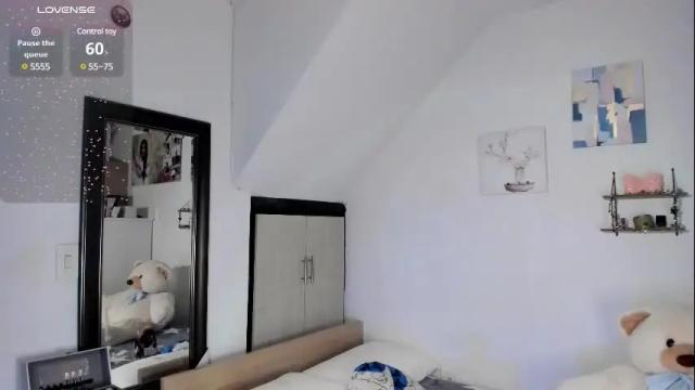 Image 6 of cristalmunez Stream on Chaturbate on 2 days ago