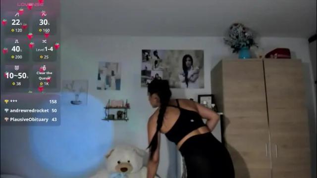 Image 11 of cristalmunez Stream on Chaturbate on 1 month ago