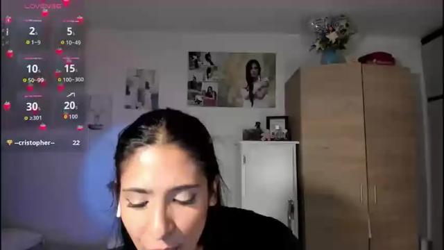 Image 3 of cristalmunez Stream on Chaturbate on 1 month ago