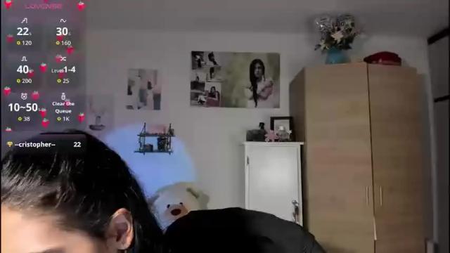 Image 4 of cristalmunez Stream on Chaturbate on 1 month ago