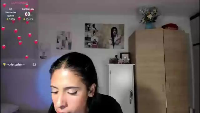 Image 6 of cristalmunez Stream on Chaturbate on 1 month ago