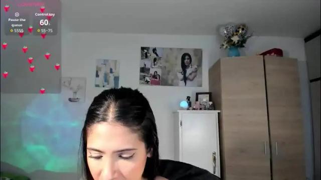 Image 3 of cristalmunez Stream on Chaturbate on 24 days ago