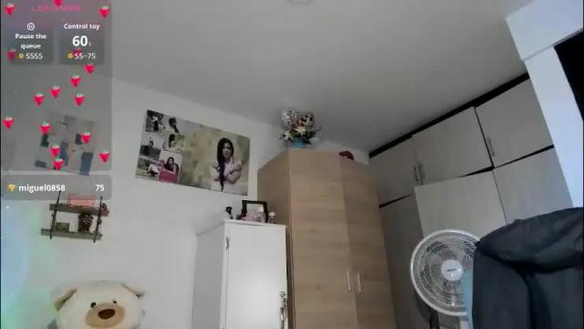 Image 4 of cristalmunez Stream on Chaturbate on 21 days ago