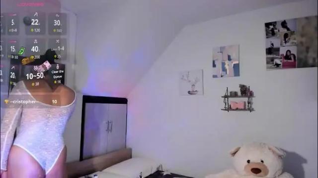 Image 6 of cristalmunez Stream on Chaturbate on 1 day ago
