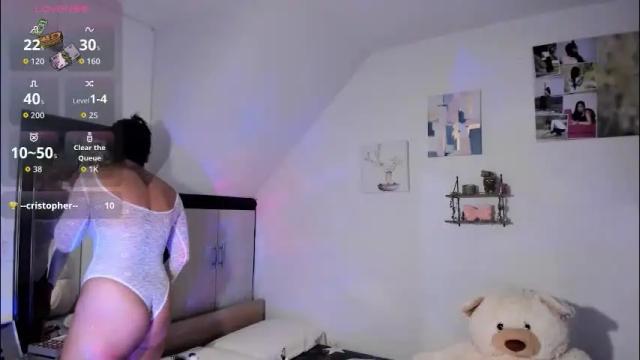 Image 7 of cristalmunez Stream on Chaturbate on 1 day ago