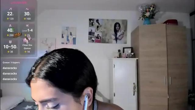 Image 7 of cristalmunez Stream on Chaturbate on 6 hours ago